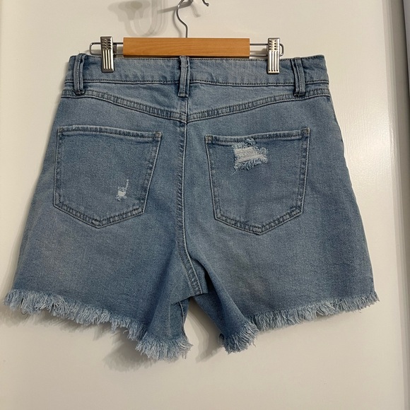 Sincerely Jules Light Distressed Denim Women's Shorts Size 7/28 - Picture 2 of 4